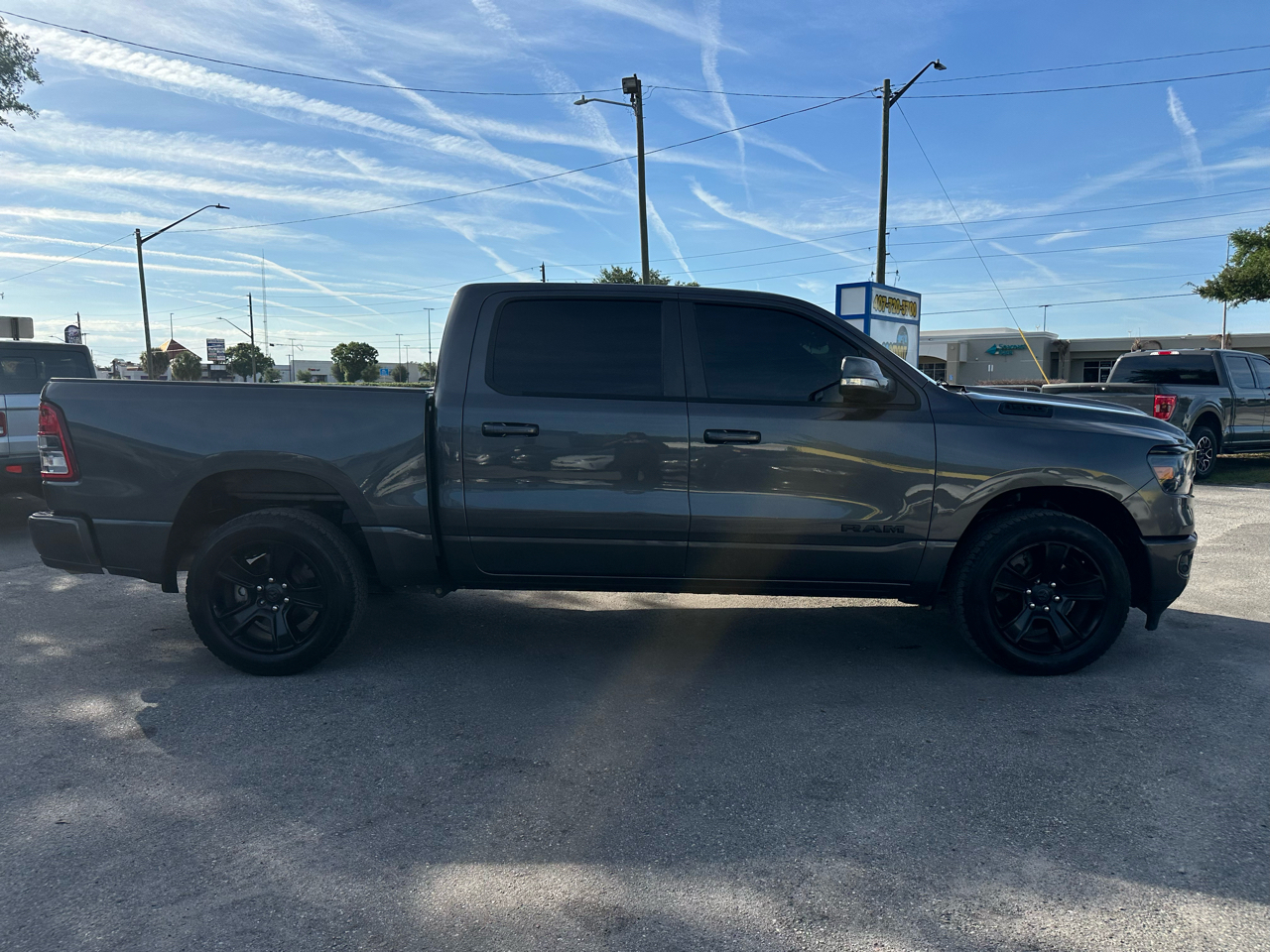 RAM 1500 Lone Star 4x2 Crew Cab 5'7" Box 2020