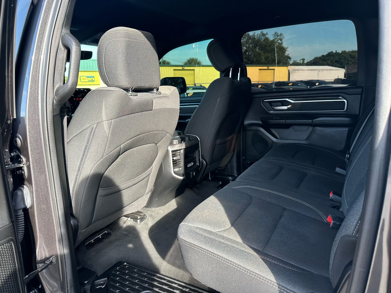 RAM 1500 Lone Star 4x2 Crew Cab 5'7" Box 2020