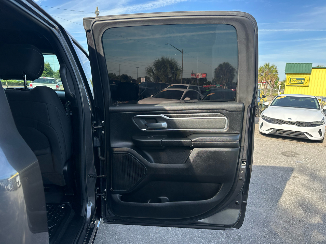 RAM 1500 Lone Star 4x2 Crew Cab 5'7" Box 2020