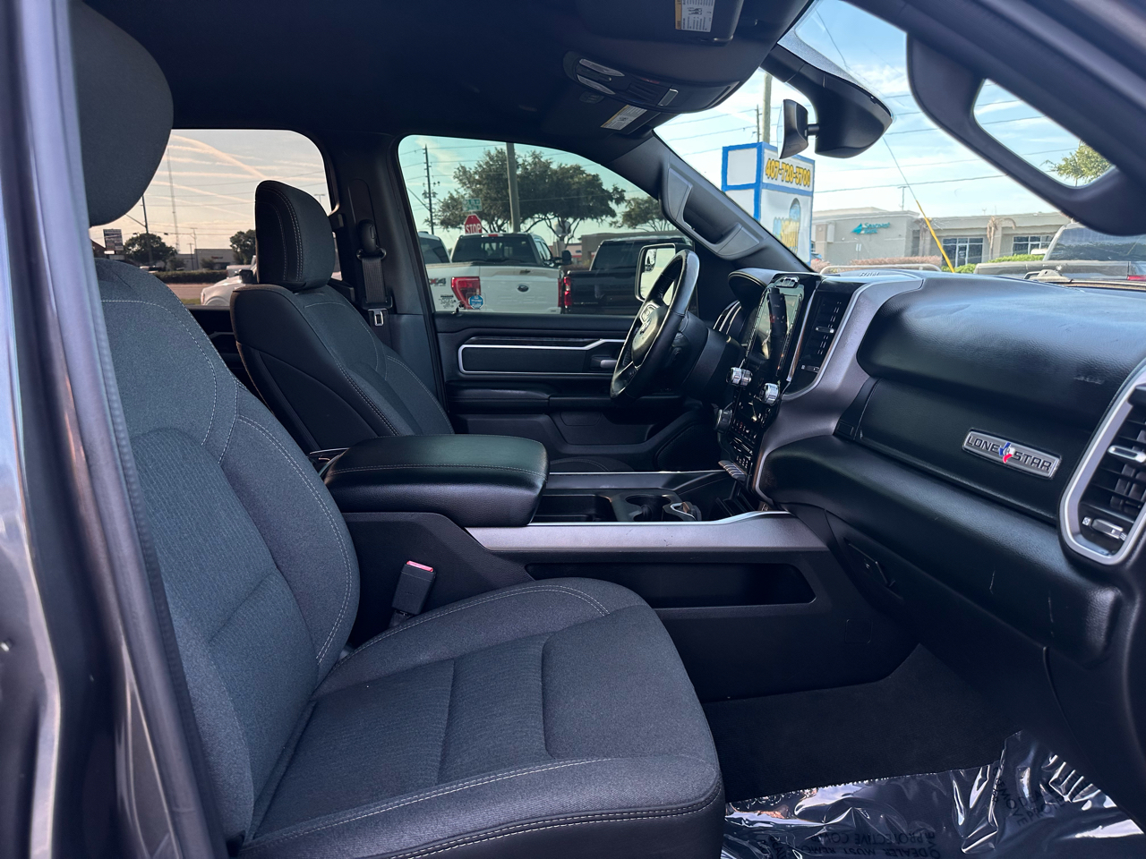RAM 1500 Lone Star 4x2 Crew Cab 5'7" Box 2020