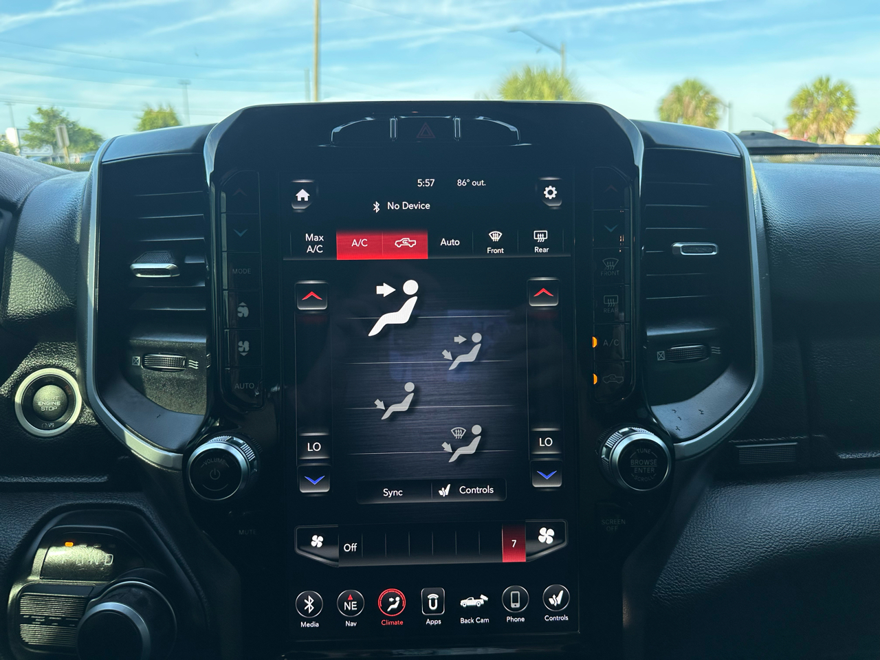 RAM 1500 Lone Star 4x2 Crew Cab 5'7" Box 2020