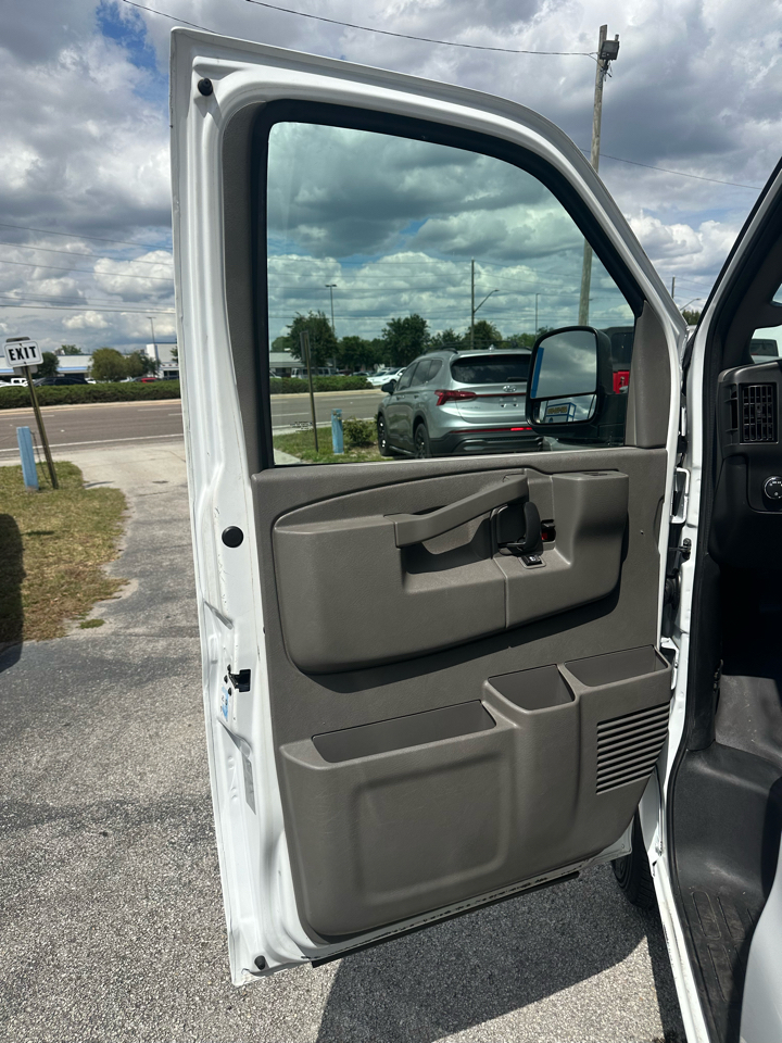 Chevrolet Express Cargo Van RWD 2500 135" 2019