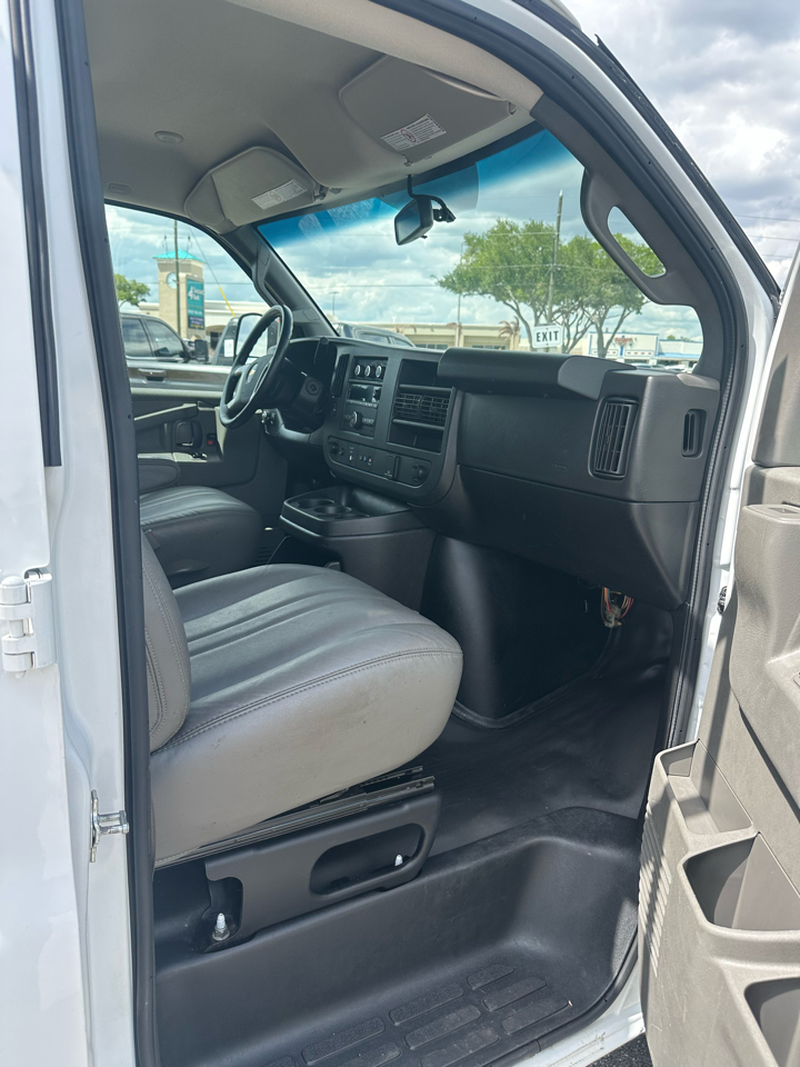 Chevrolet Express Cargo Van RWD 2500 135" 2019