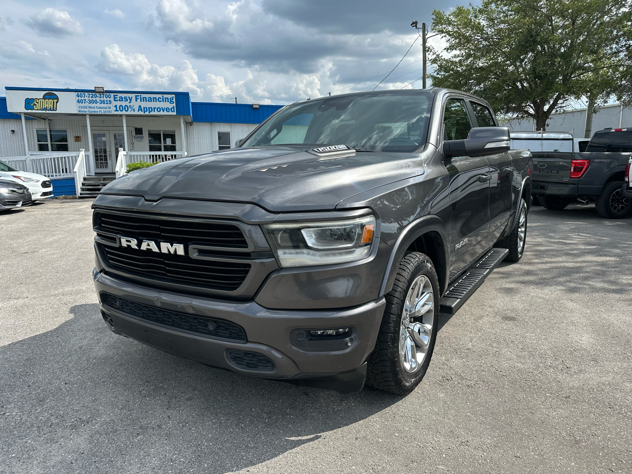RAM 1500 Laramie 4x2 Crew Cab 5'7" Box 2021