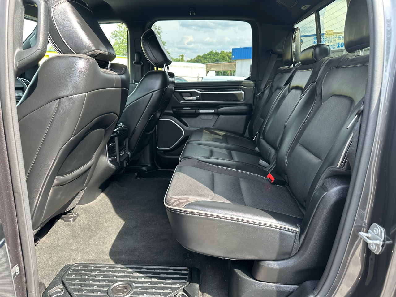 RAM 1500 Laramie 4x2 Crew Cab 5'7" Box 2021