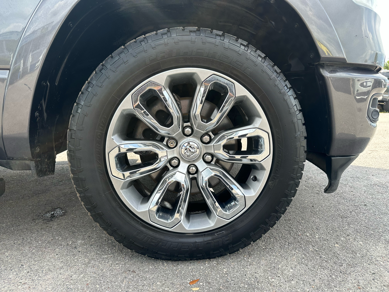 RAM 1500 Laramie 4x2 Crew Cab 5'7" Box 2021