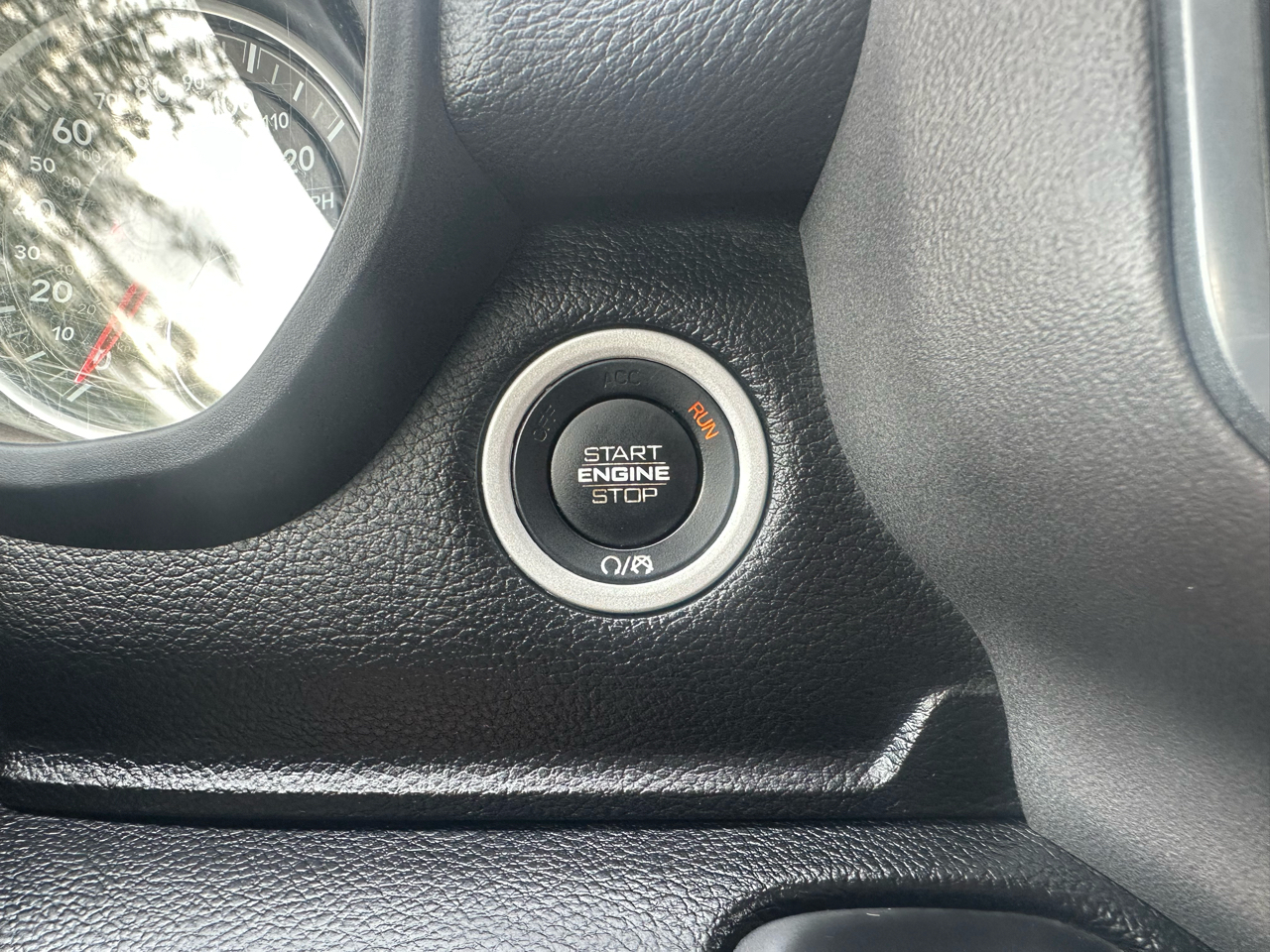 RAM 1500 Laramie 4x2 Crew Cab 5'7" Box 2021