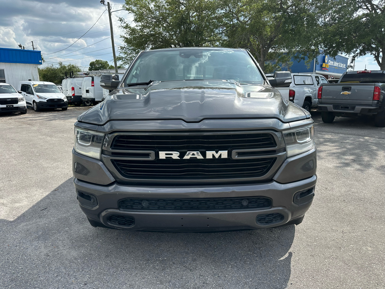 RAM 1500 Laramie 4x2 Crew Cab 5'7" Box 2021