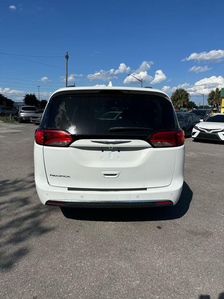 Chrysler Pacifica Touring L FWD 2020