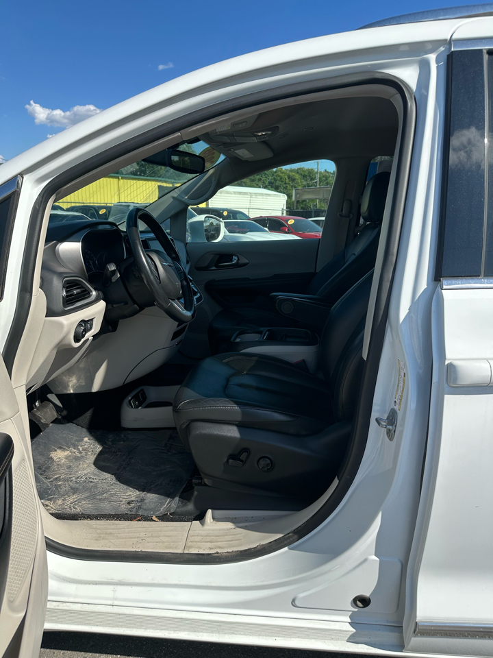 Chrysler Pacifica Touring L FWD 2020