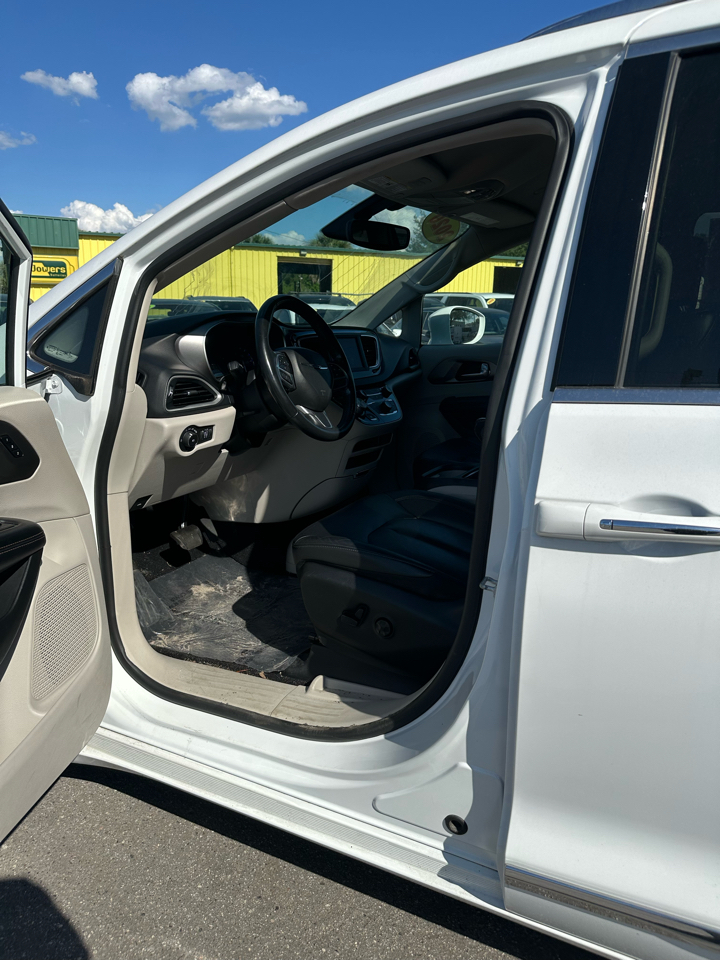 Chrysler Pacifica Touring L FWD 2020