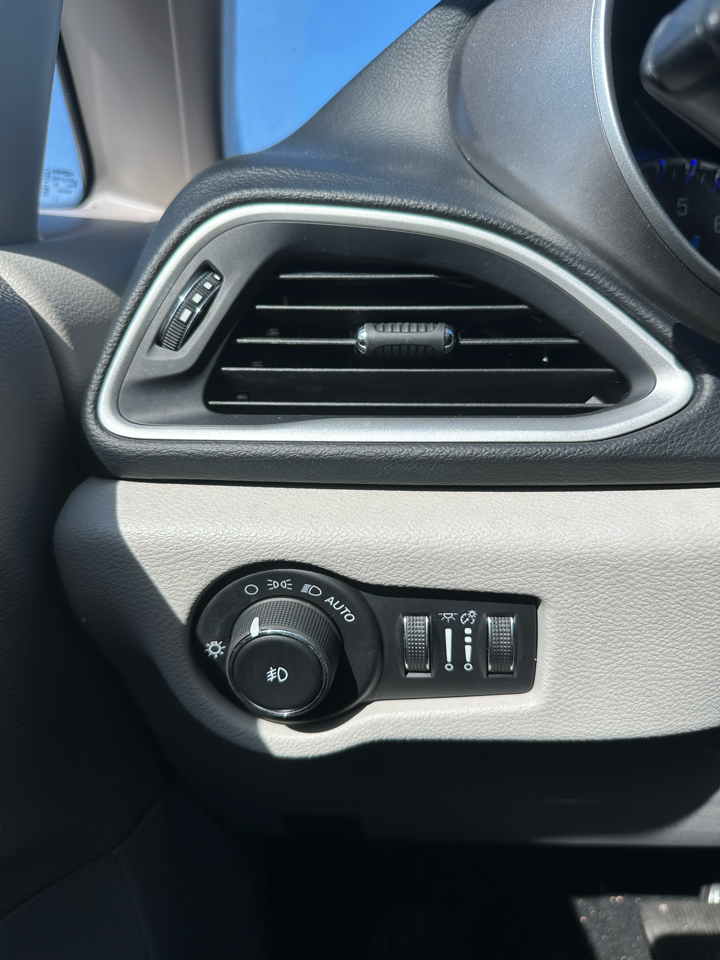 Chrysler Pacifica Touring L FWD 2020