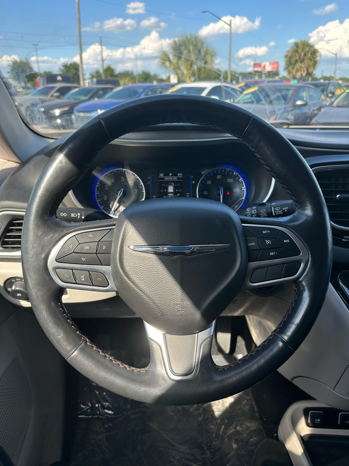 Chrysler Pacifica Touring L FWD 2020