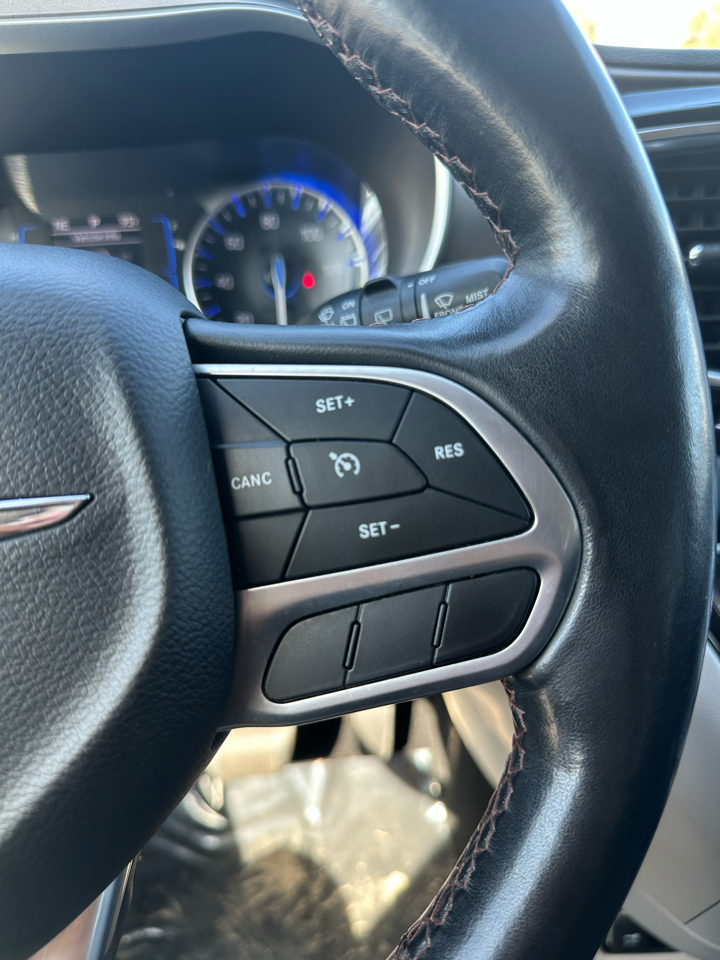 Chrysler Pacifica Touring L FWD 2020