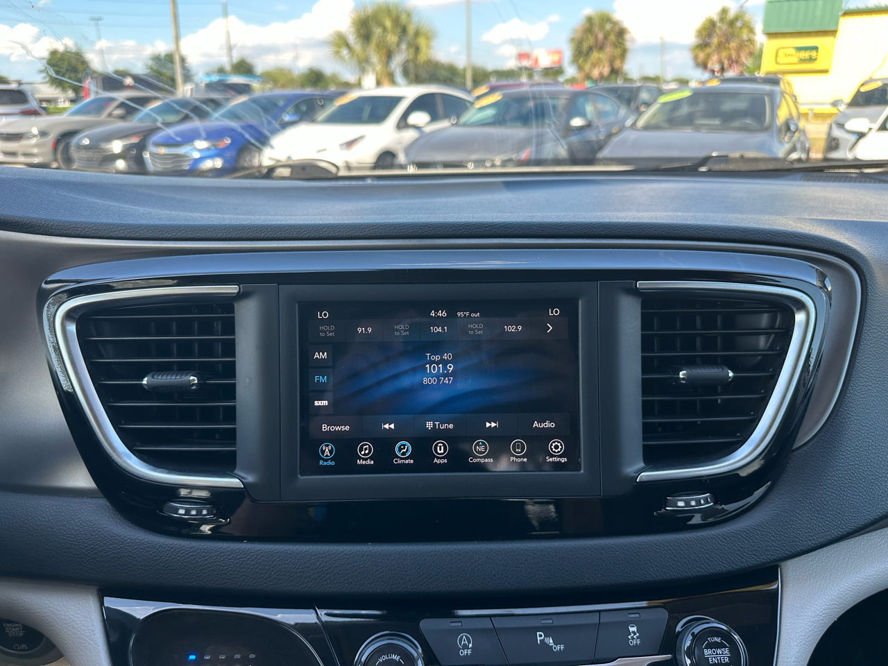 Chrysler Pacifica Touring L FWD 2020