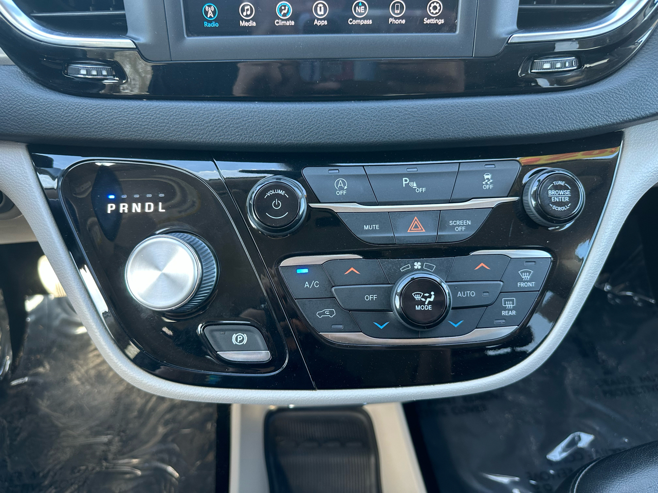 Chrysler Pacifica Touring L FWD 2020