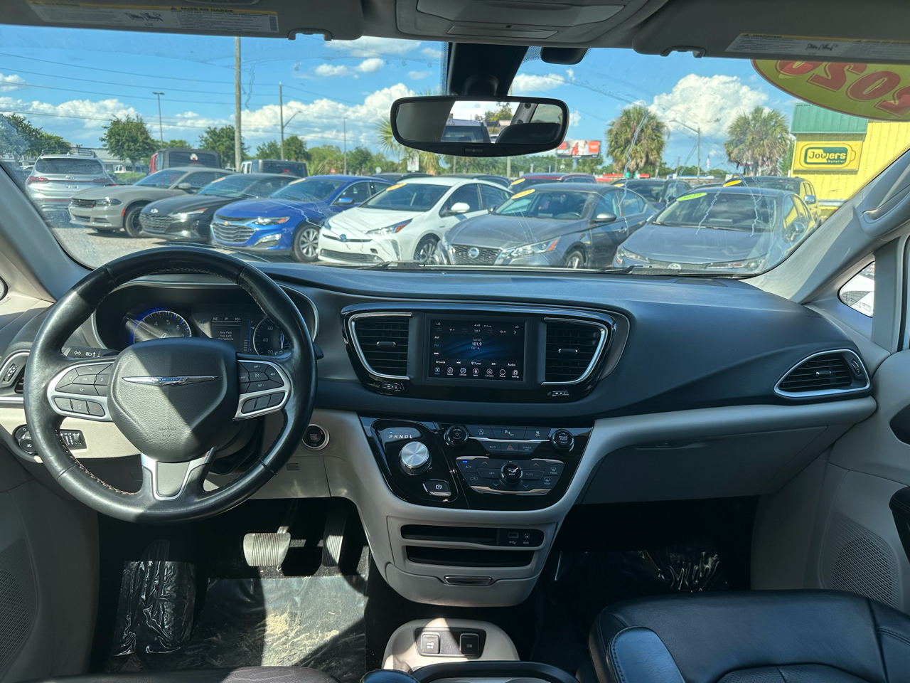 Chrysler Pacifica Touring L FWD 2020