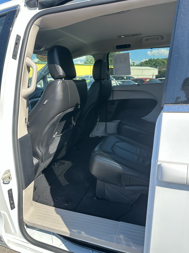 Chrysler Pacifica Touring L FWD 2020