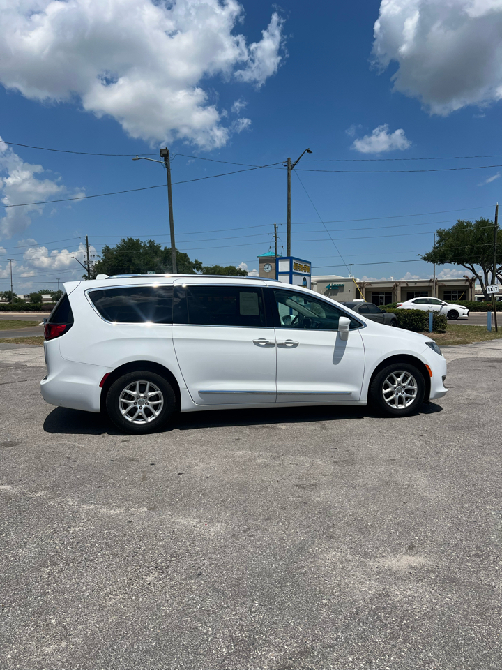 Chrysler Pacifica Touring L FWD 2020