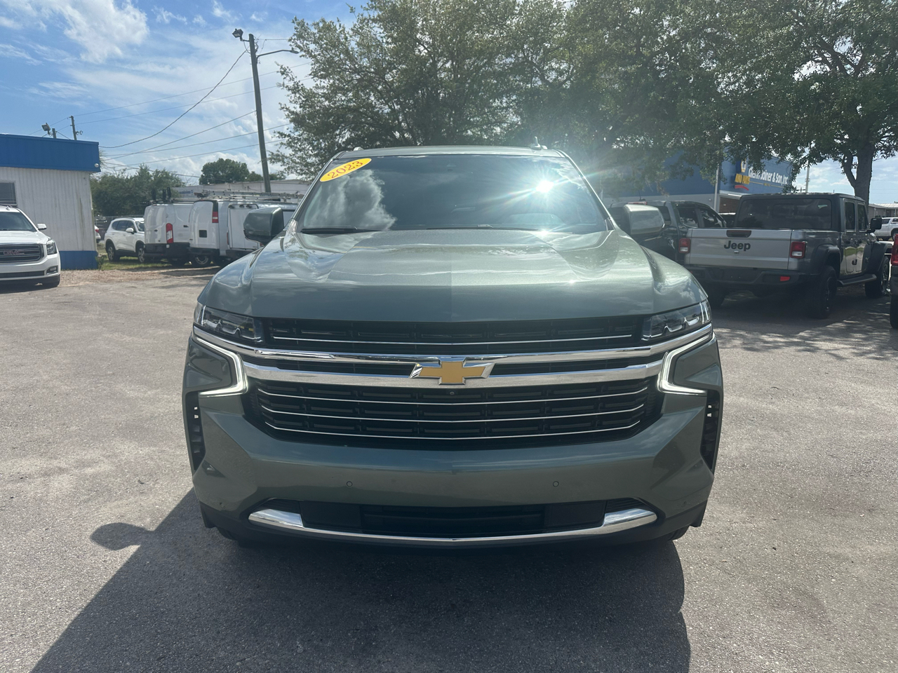 Chevrolet Suburban 2WD 4dr LT 2023