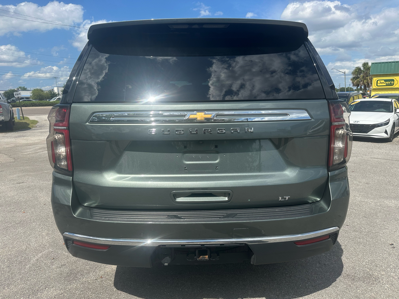 Chevrolet Suburban 2WD 4dr LT 2023