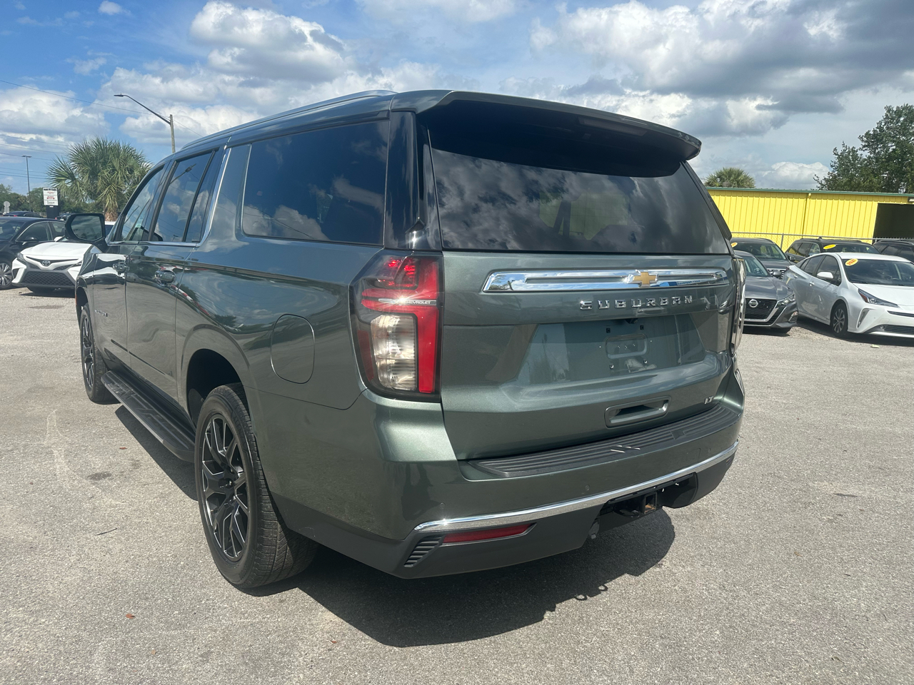 Chevrolet Suburban 2WD 4dr LT 2023