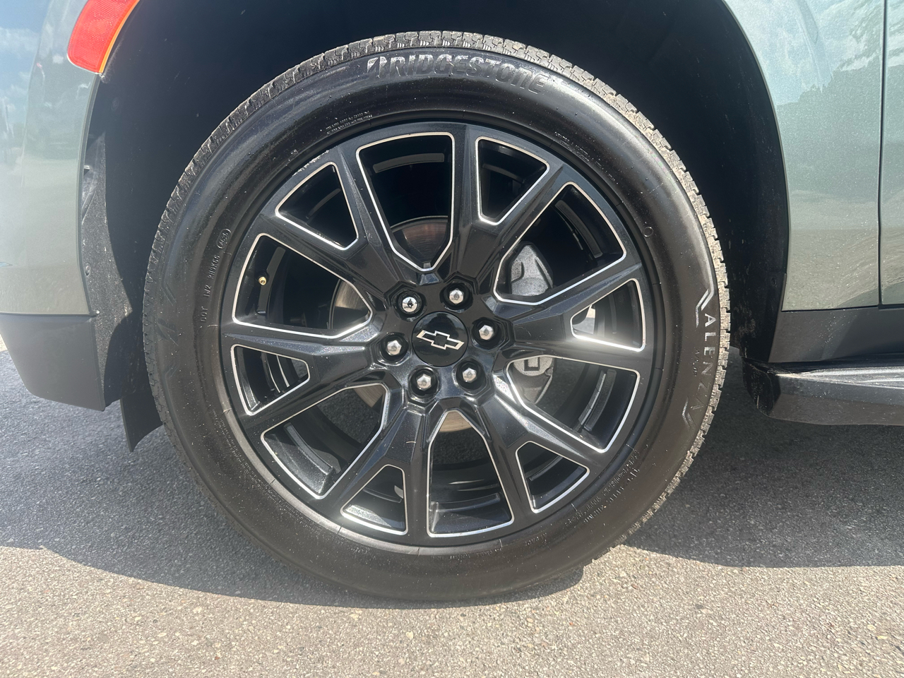 Chevrolet Suburban 2WD 4dr LT 2023