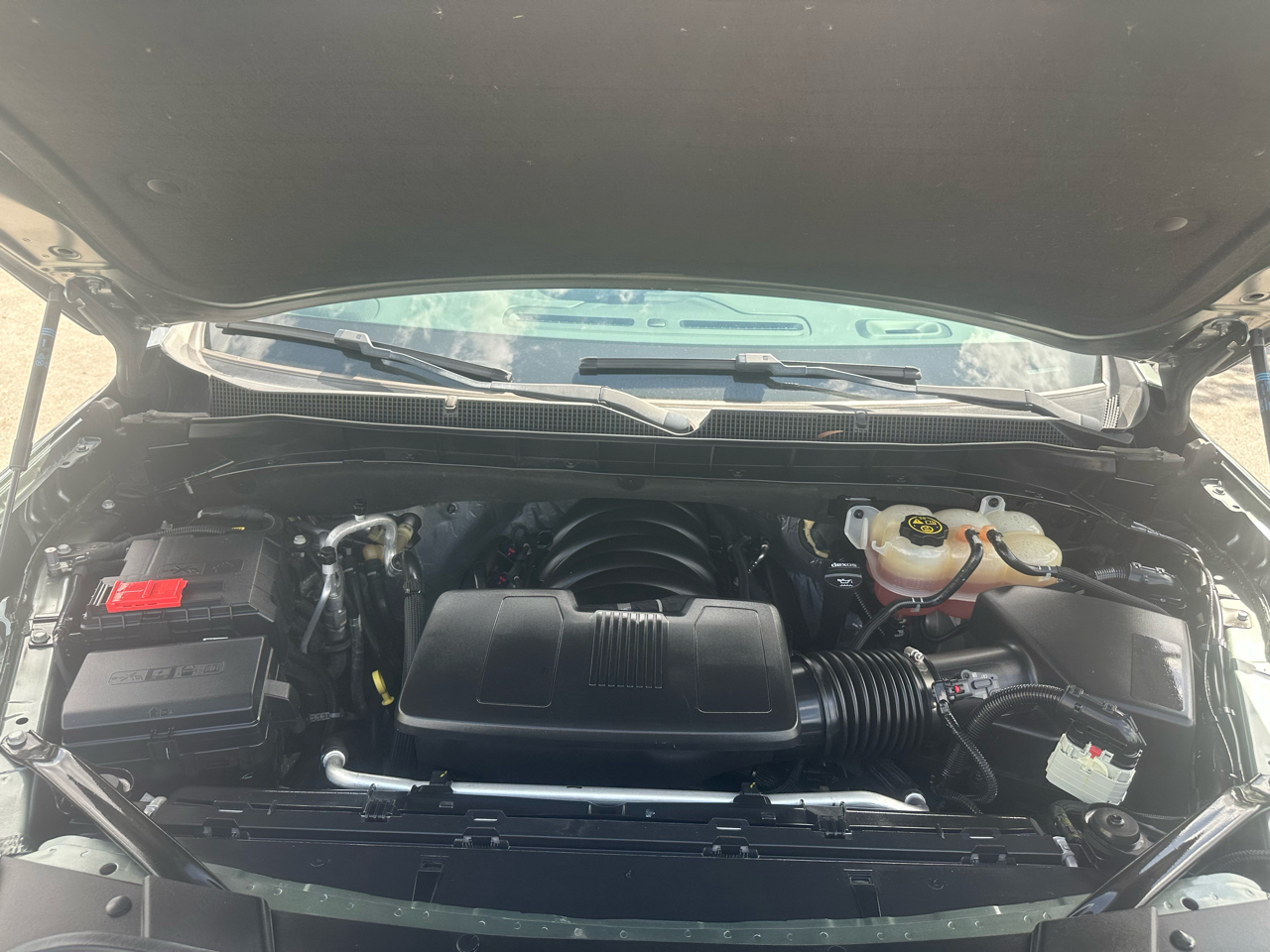 Chevrolet Suburban 2WD 4dr LT 2023