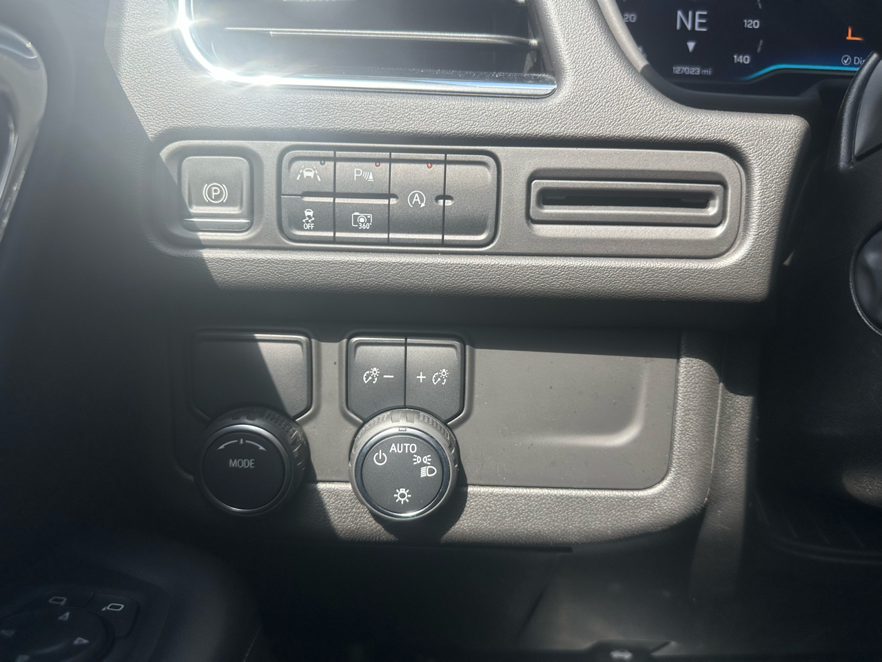 Chevrolet Suburban 2WD 4dr LT 2023