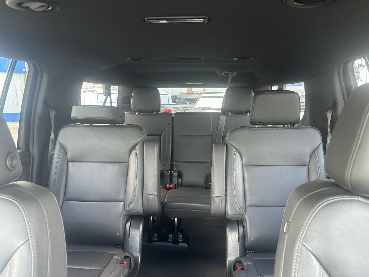 Chevrolet Suburban 2WD 4dr LT 2023