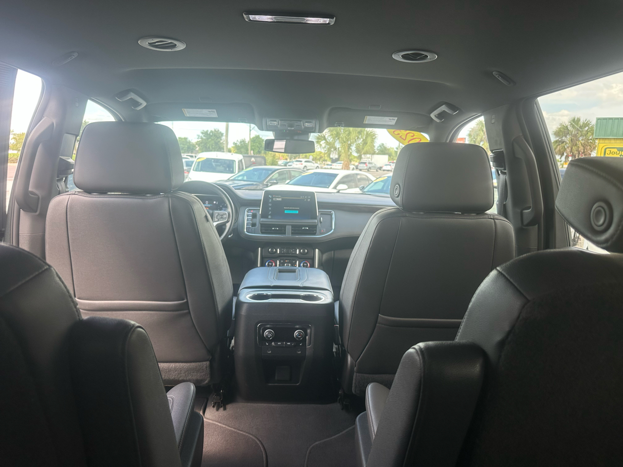 Chevrolet Suburban 2WD 4dr LT 2023