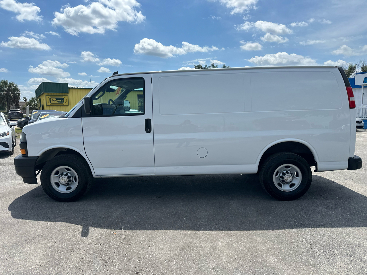 Chevrolet Express Cargo Van RWD 2500 135" 2021