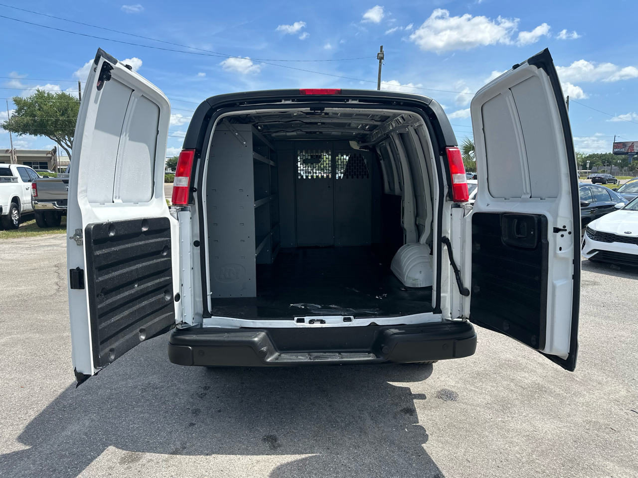 Chevrolet Express Cargo Van RWD 2500 135" 2021