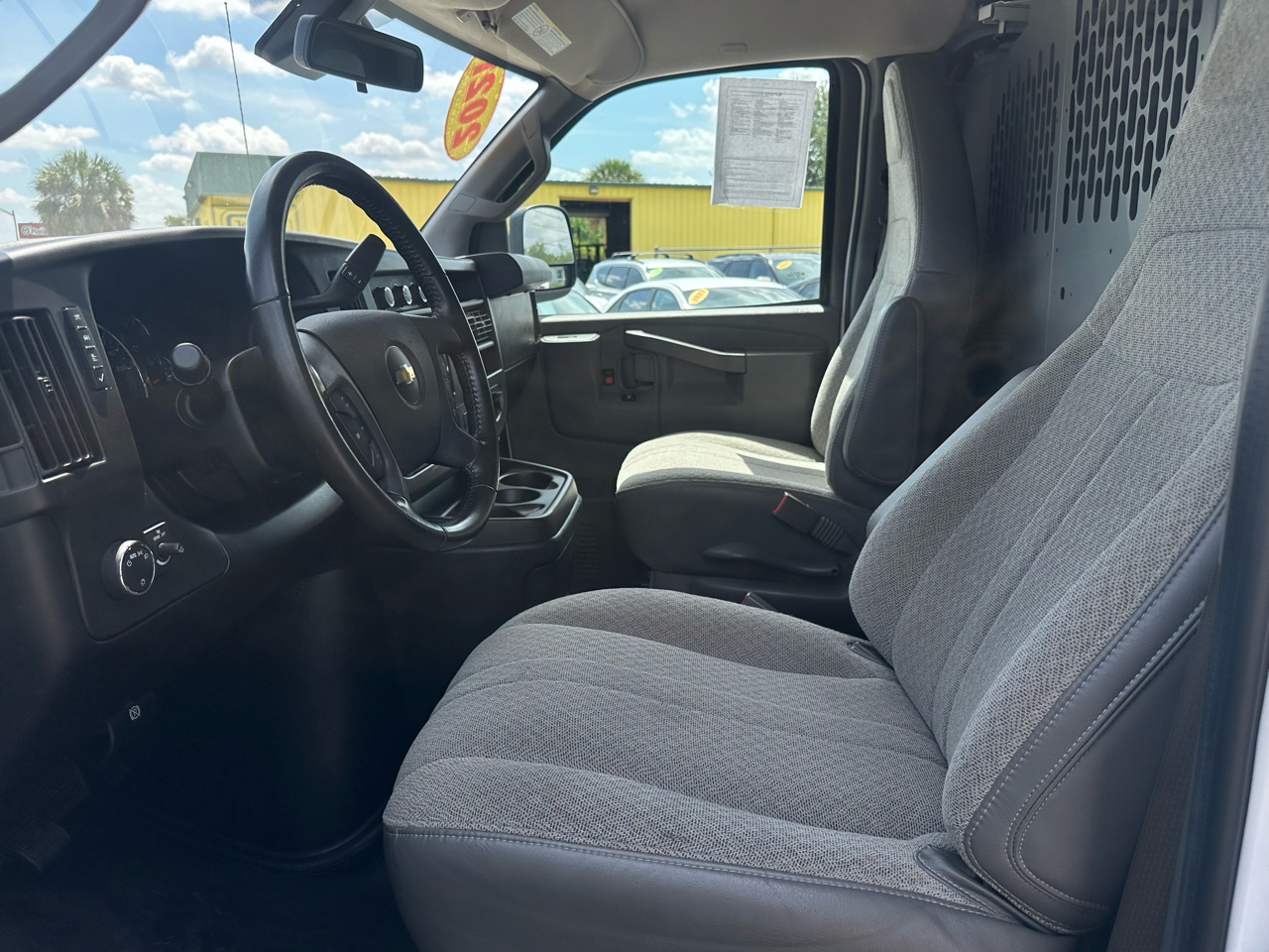 Chevrolet Express Cargo Van RWD 2500 135" 2021