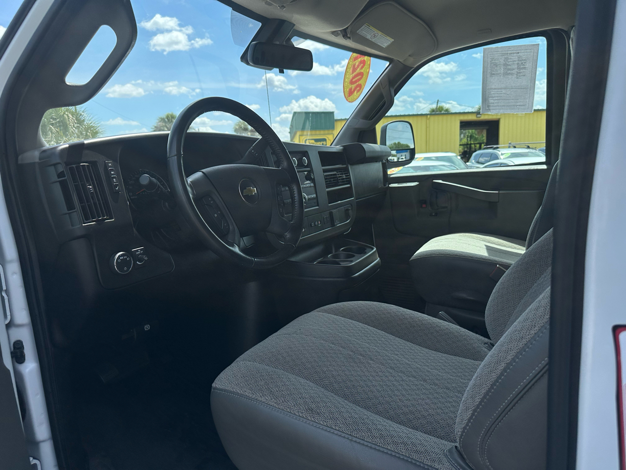 Chevrolet Express Cargo Van RWD 2500 135" 2021