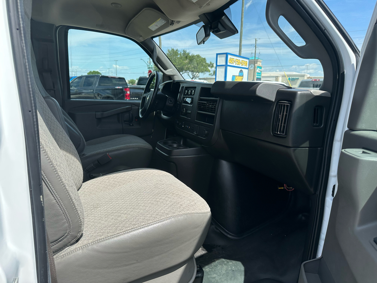 Chevrolet Express Cargo Van RWD 2500 135" 2021
