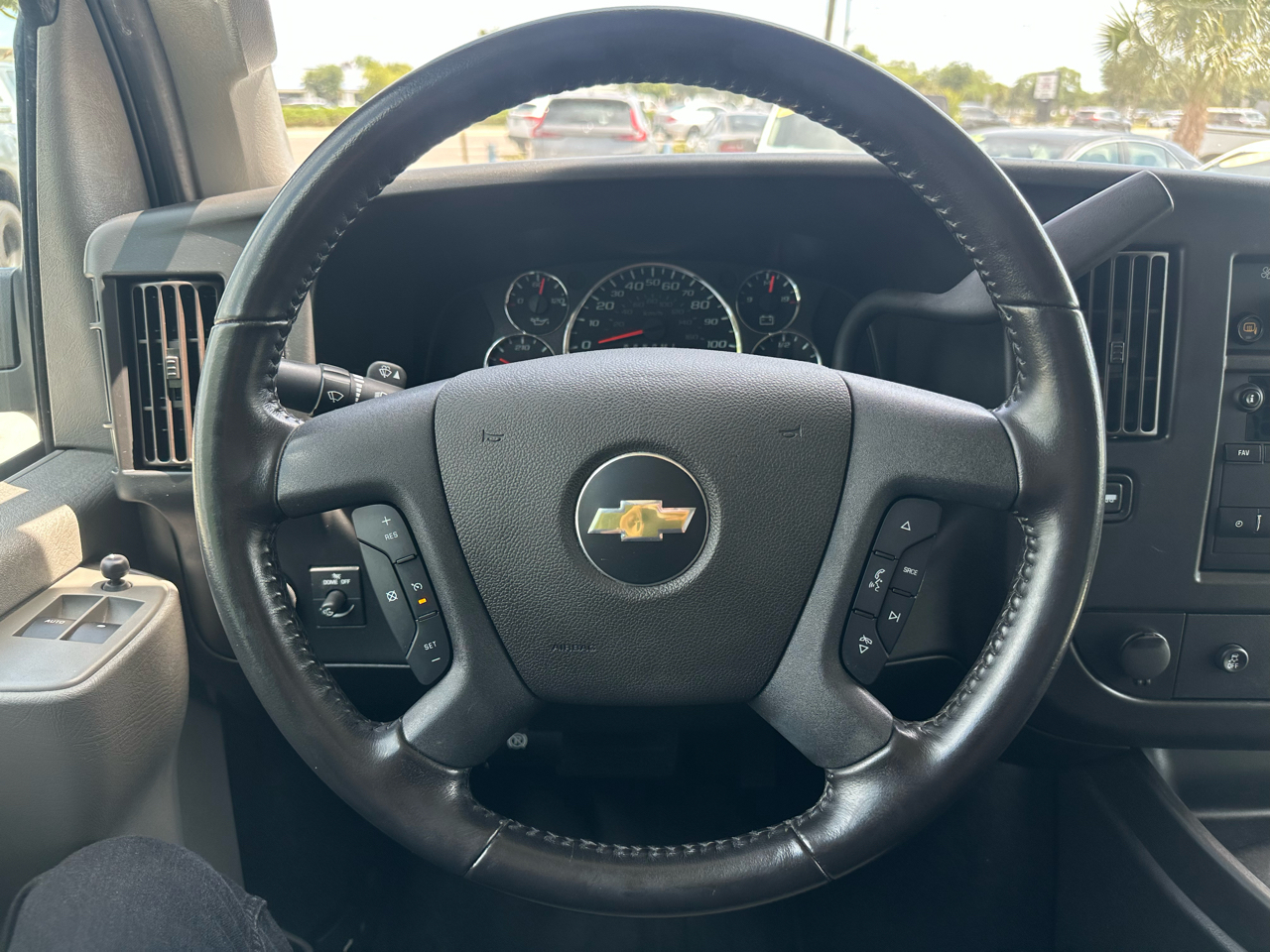 Chevrolet Express Cargo Van RWD 2500 135" 2021