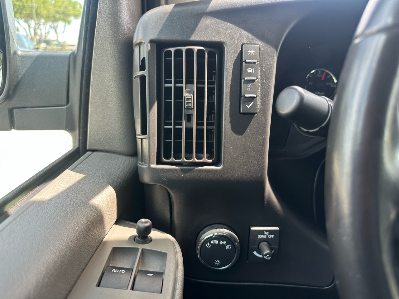 Chevrolet Express Cargo Van RWD 2500 135" 2021