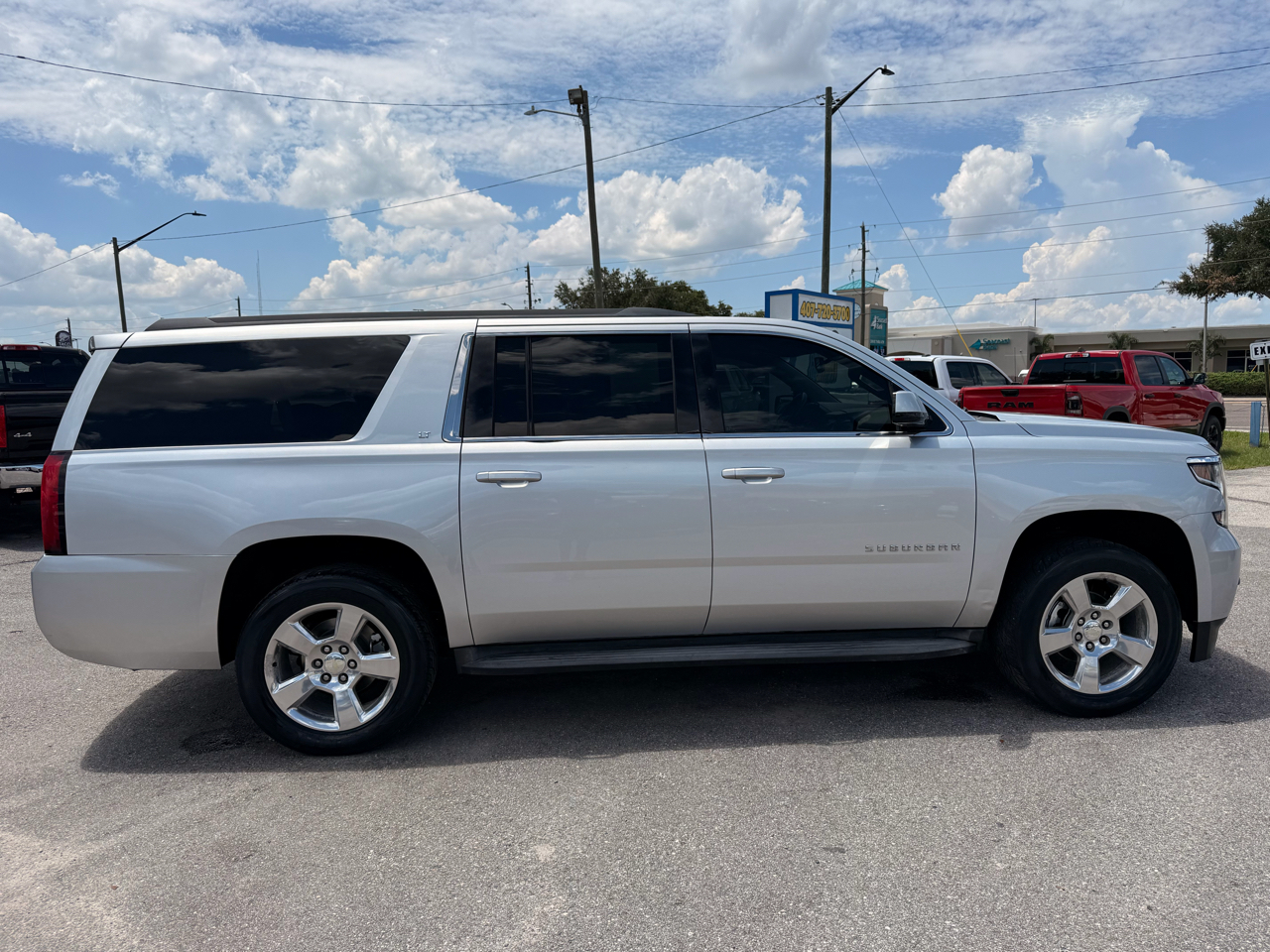 Chevrolet Suburban 4WD 4dr LT 2015