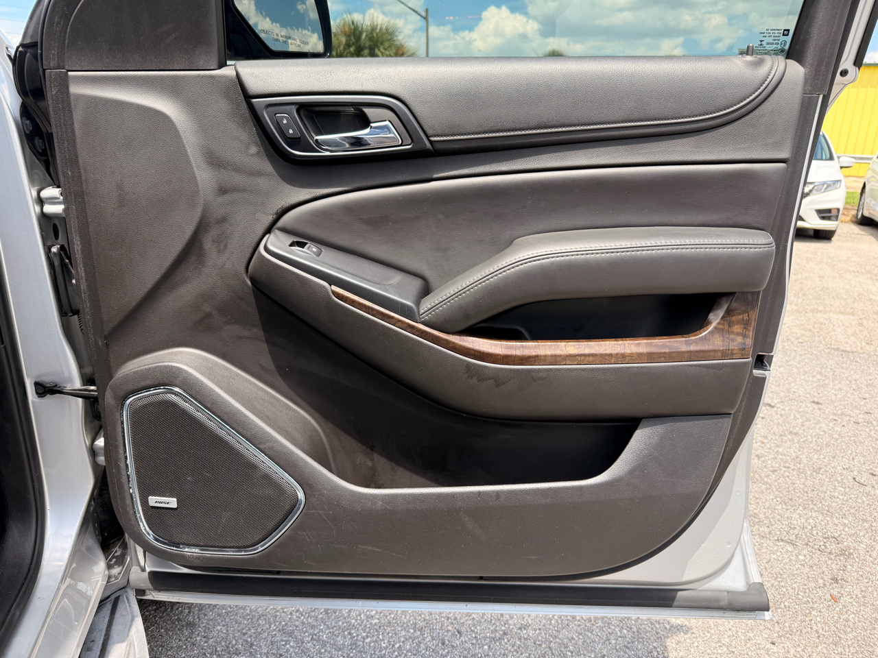Chevrolet Suburban 4WD 4dr LT 2015