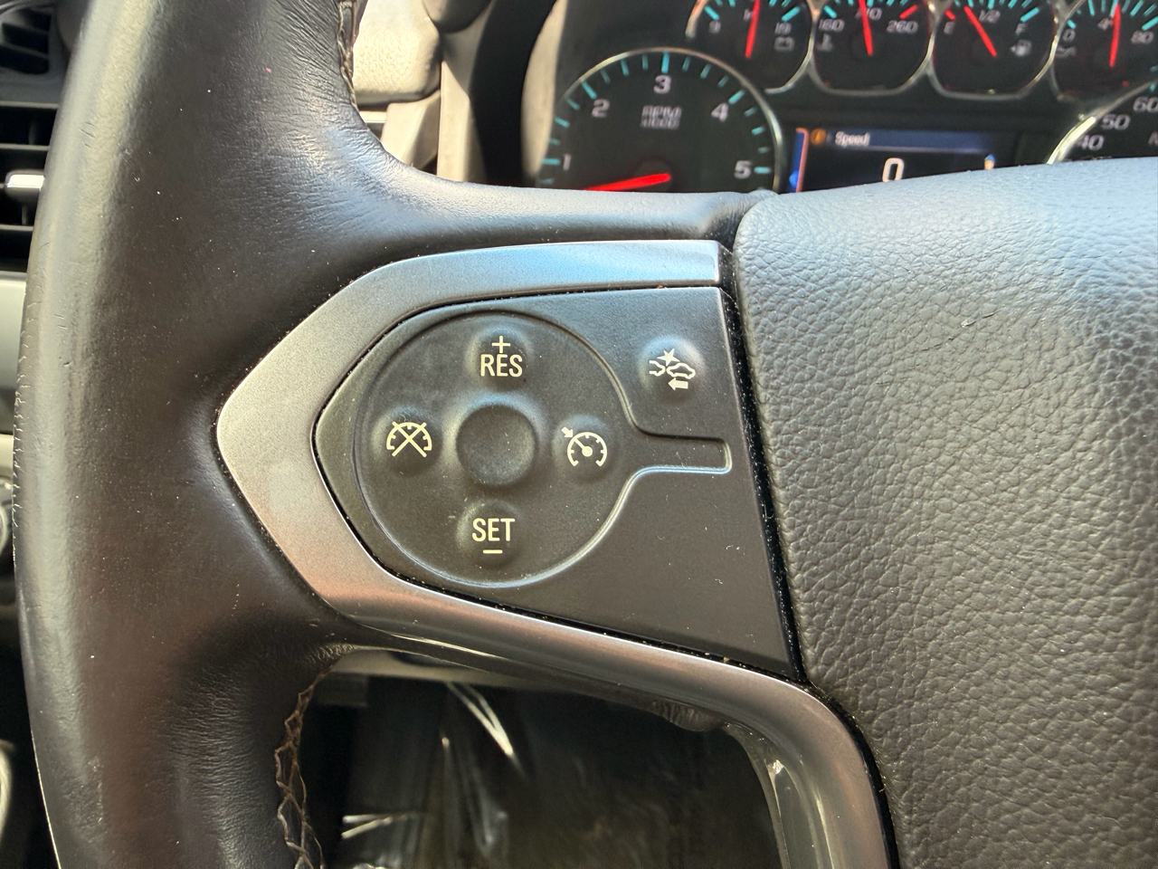 Chevrolet Suburban 4WD 4dr LT 2015
