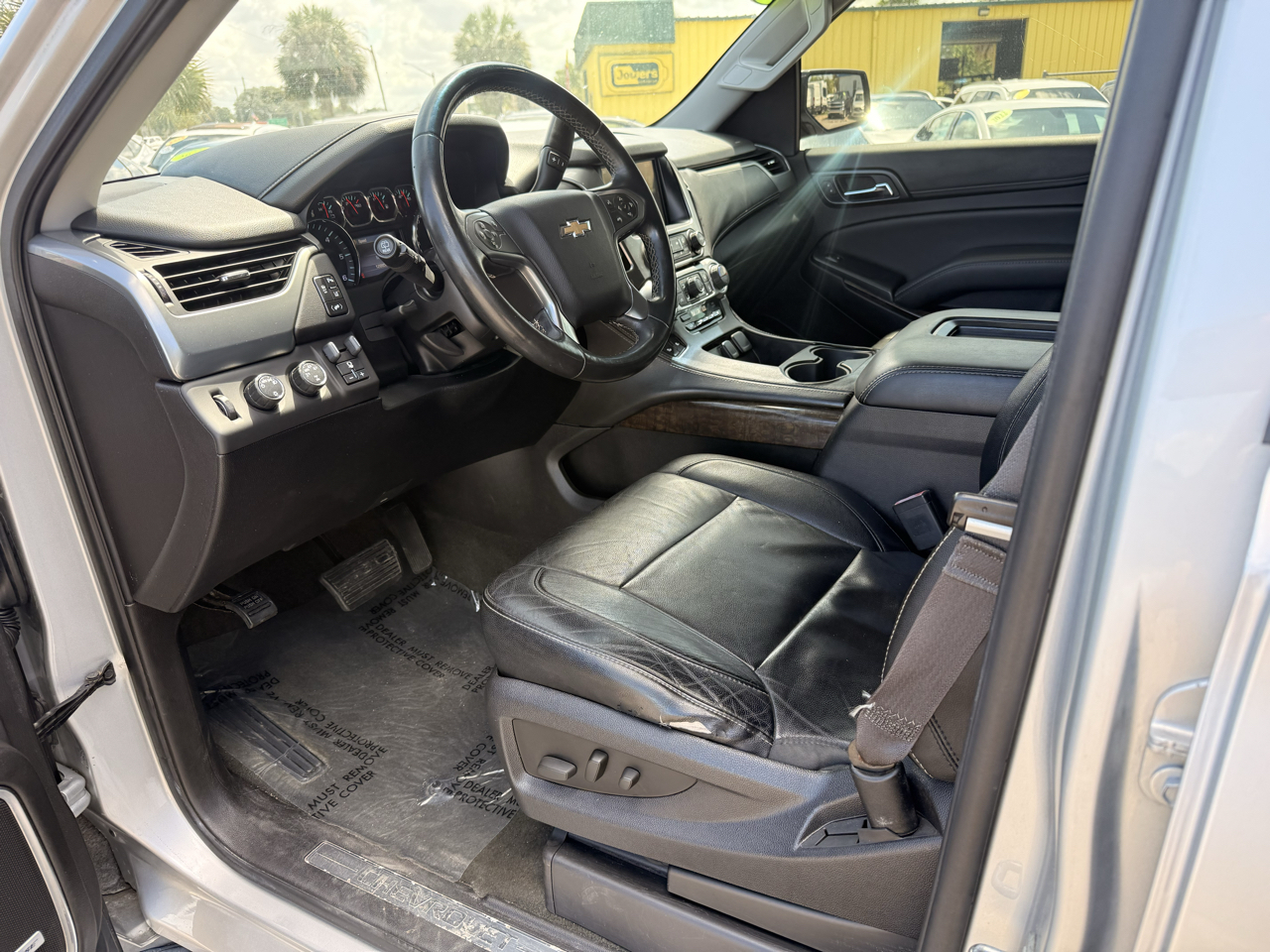 Chevrolet Suburban 4WD 4dr LT 2015