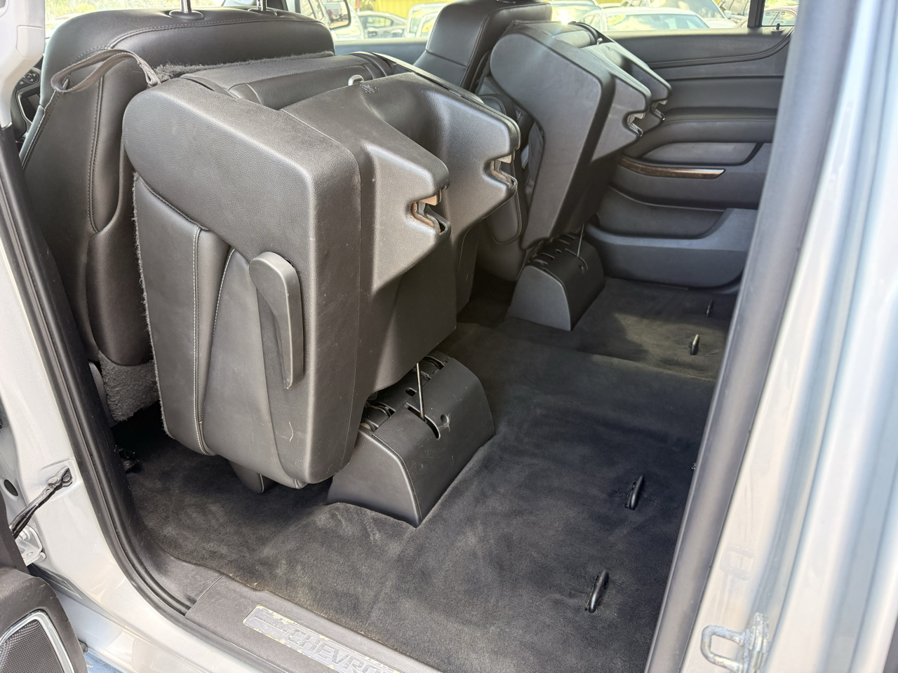 Chevrolet Suburban 4WD 4dr LT 2015