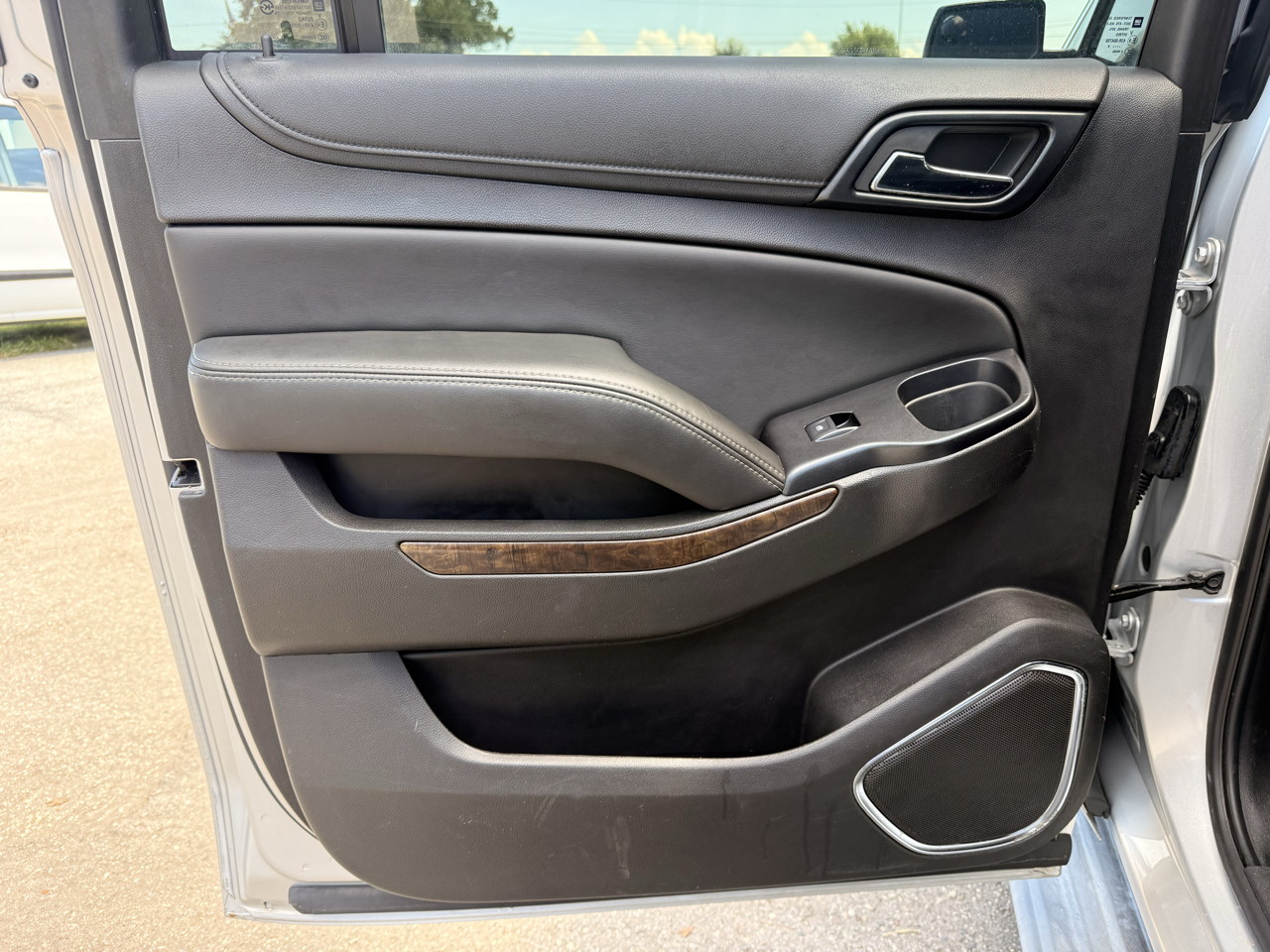 Chevrolet Suburban 4WD 4dr LT 2015