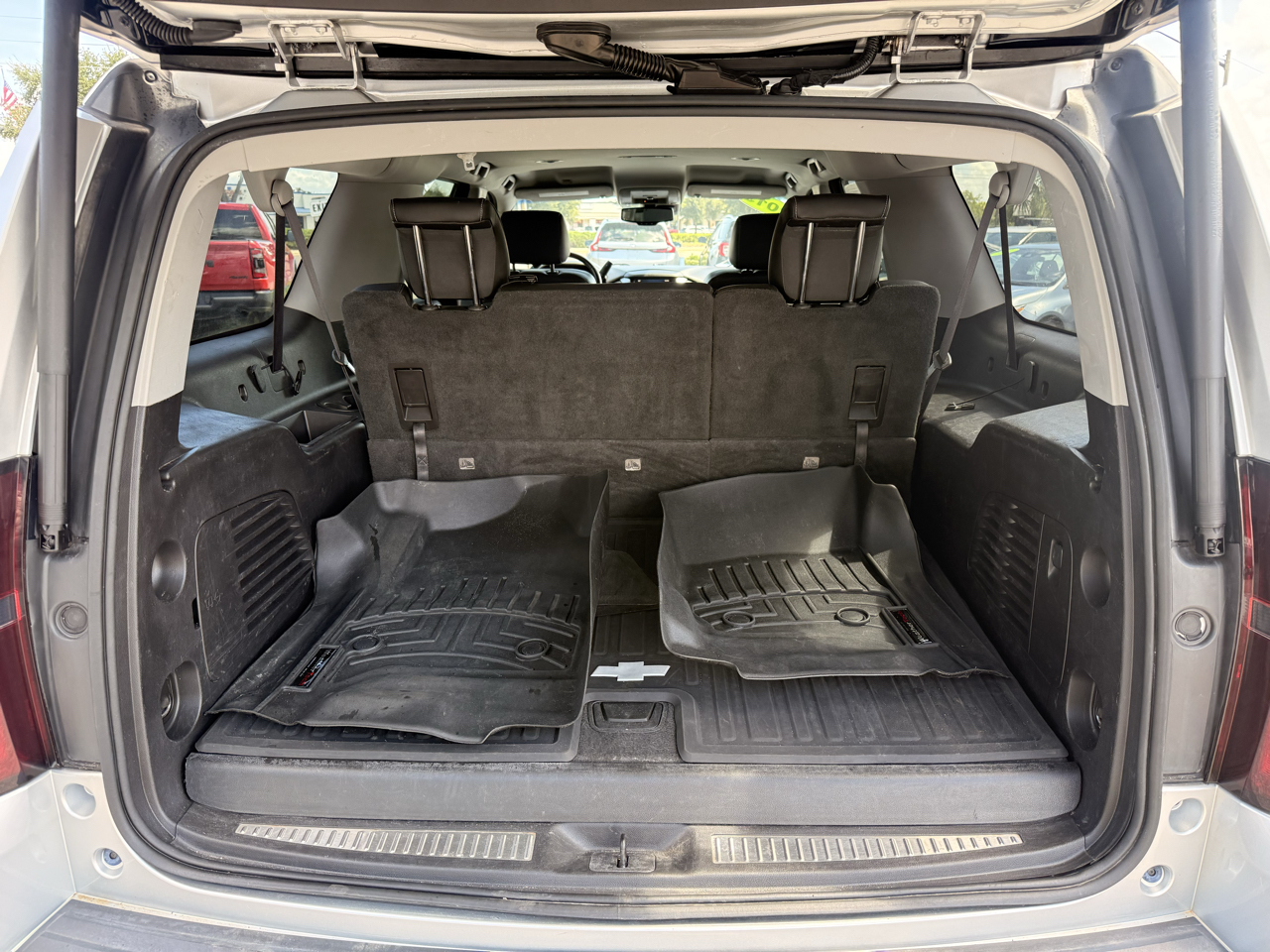 Chevrolet Suburban 4WD 4dr LT 2015