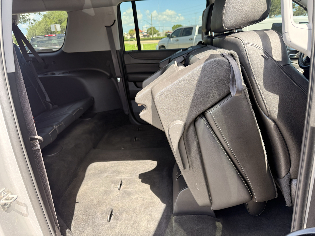 Chevrolet Suburban 4WD 4dr LT 2015