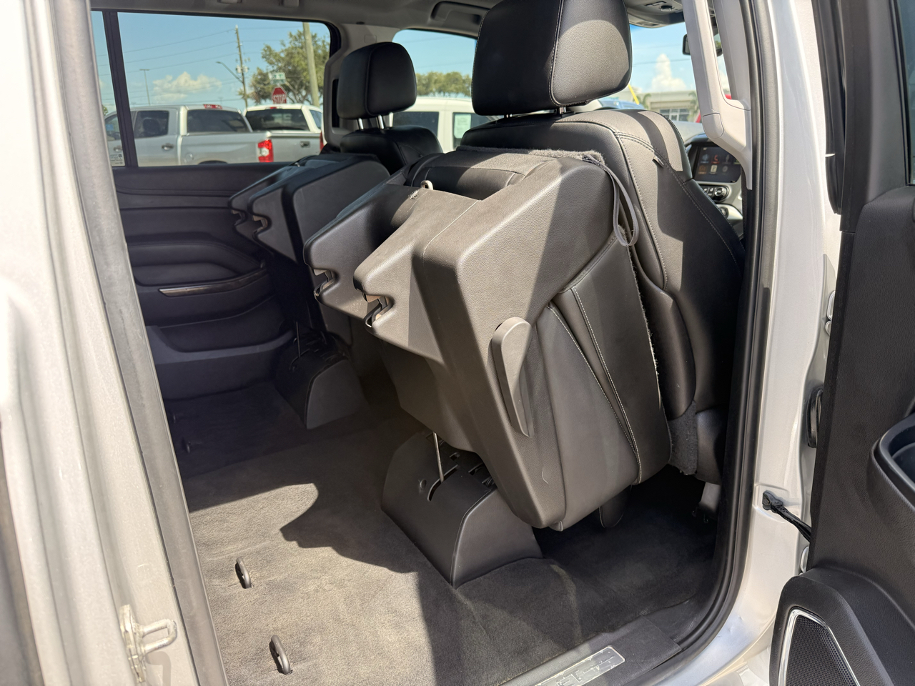 Chevrolet Suburban 4WD 4dr LT 2015