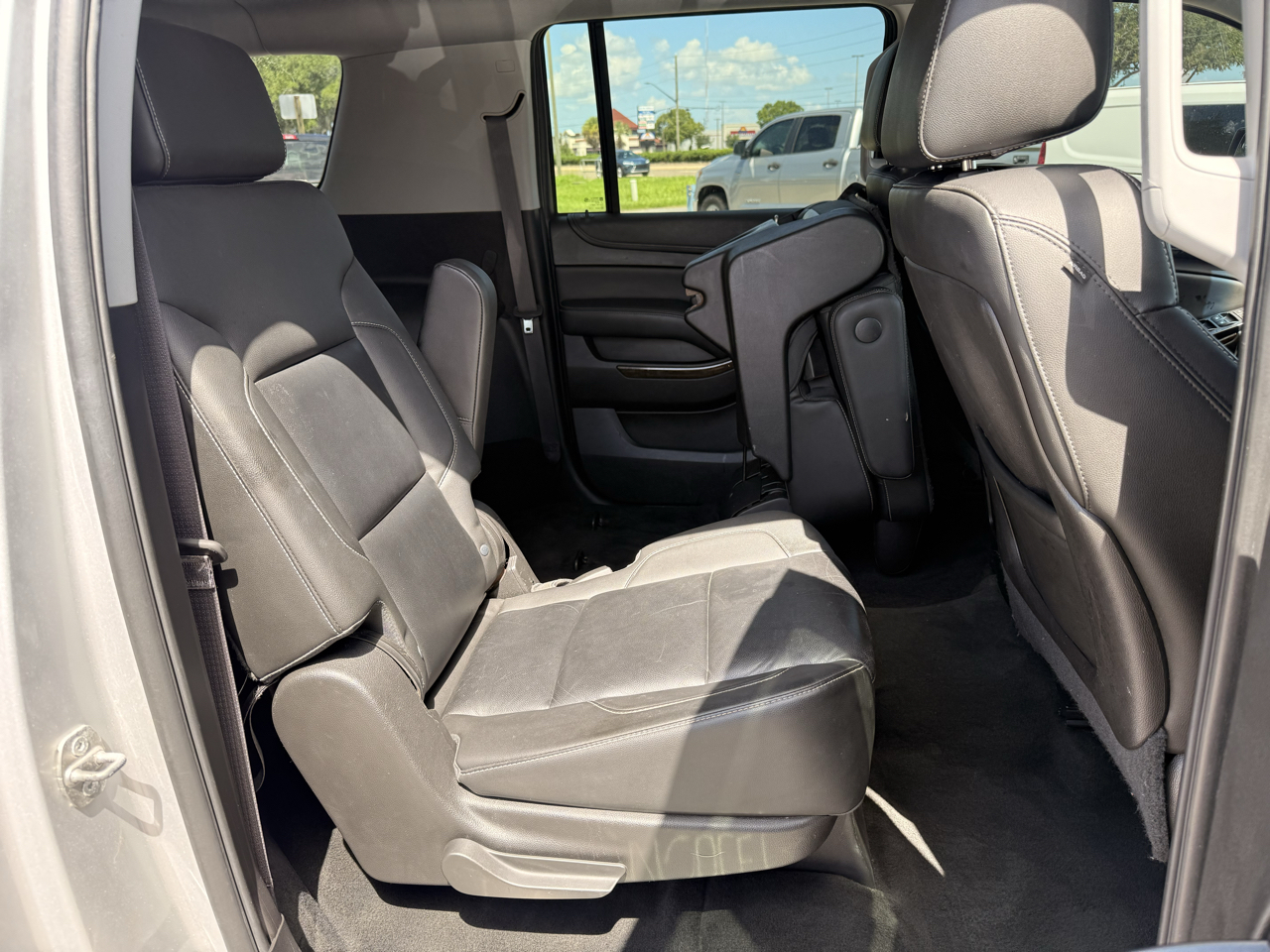 Chevrolet Suburban 4WD 4dr LT 2015