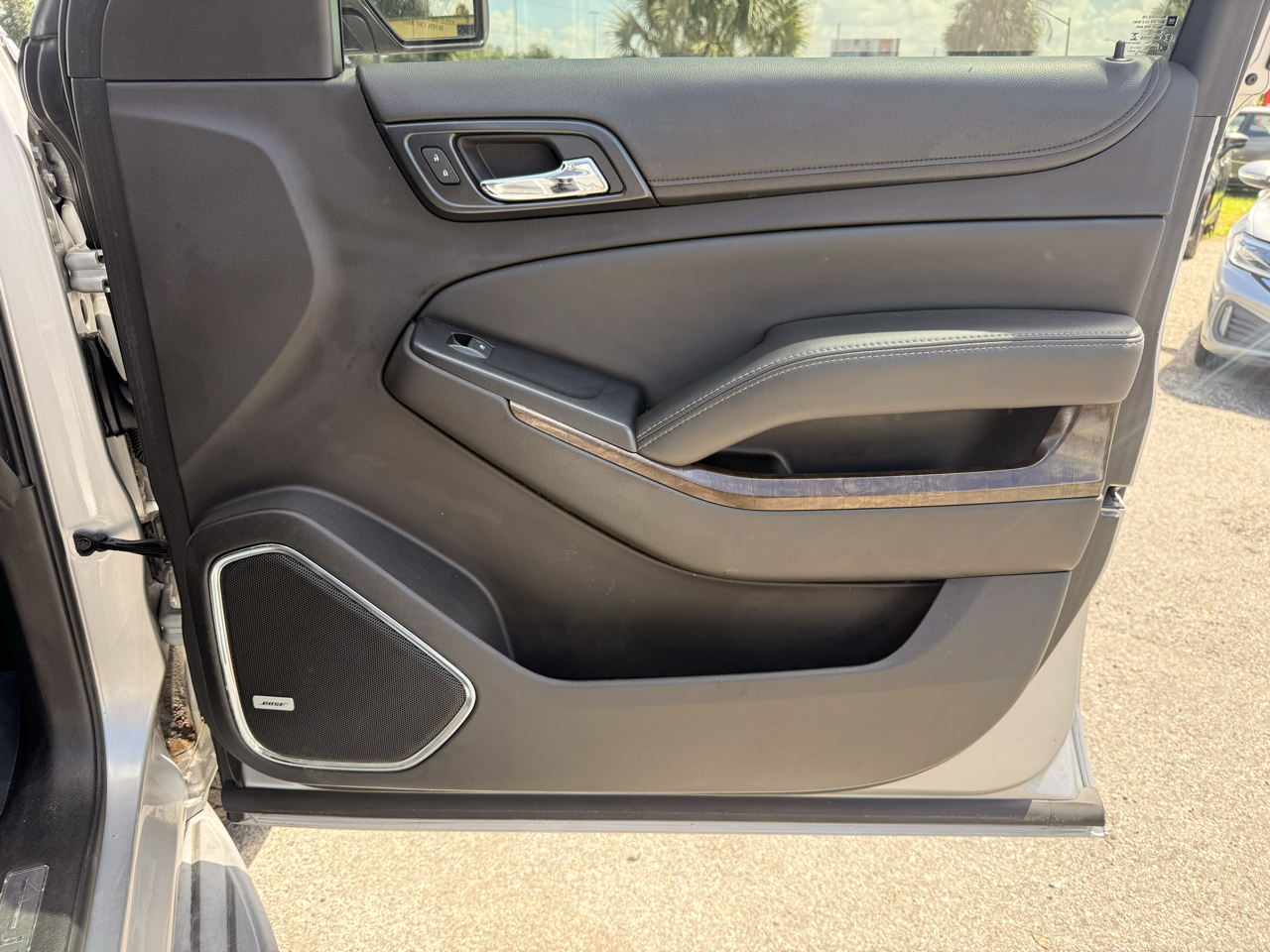 Chevrolet Suburban 4WD 4dr LT 2015