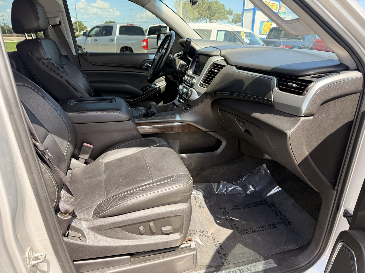 Chevrolet Suburban 4WD 4dr LT 2015